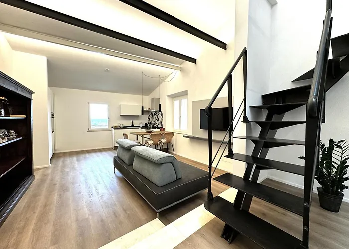 Marilyn - Near The Duomo Apartment *