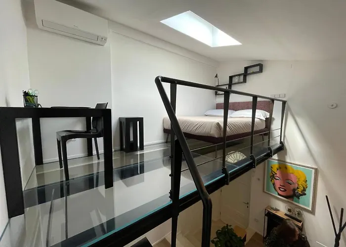 Marilyn - Near The Duomo Apartment