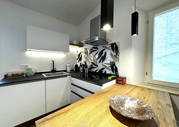 Marilyn - Near The Duomo *