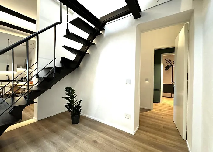 Marilyn - Near The Duomo * 锡耶纳